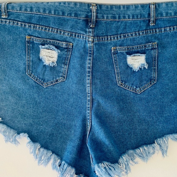 Shein distressed denim short shorts with frayed hem Size 16/18 - Picture 13 of 16
